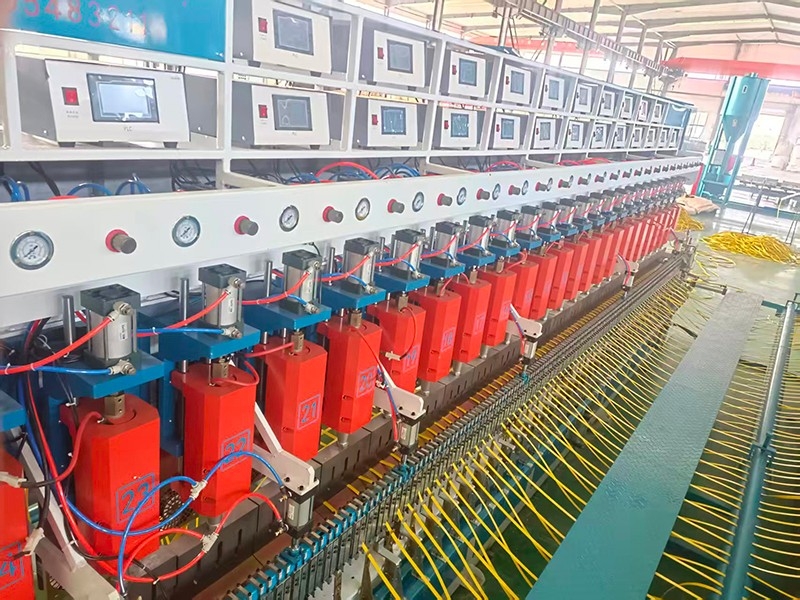 賦能礦山安全！山東盛源井下用鋼塑復(fù)合網(wǎng)試產(chǎn)成功